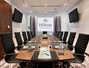 gdnhghi_hilton_meetings_boardroom